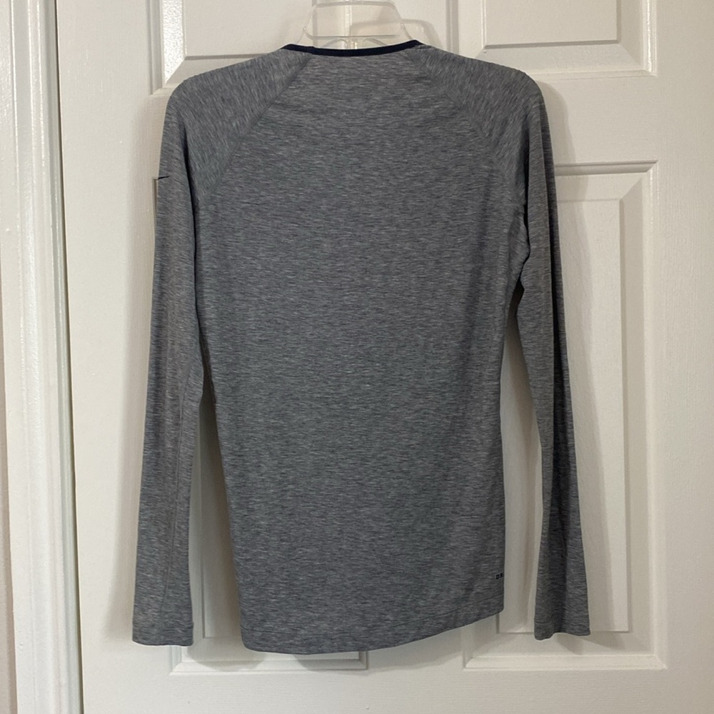 Nike long sleeve heathered grey dri-fit fitted athletic top - size large - Picture 5 of 8